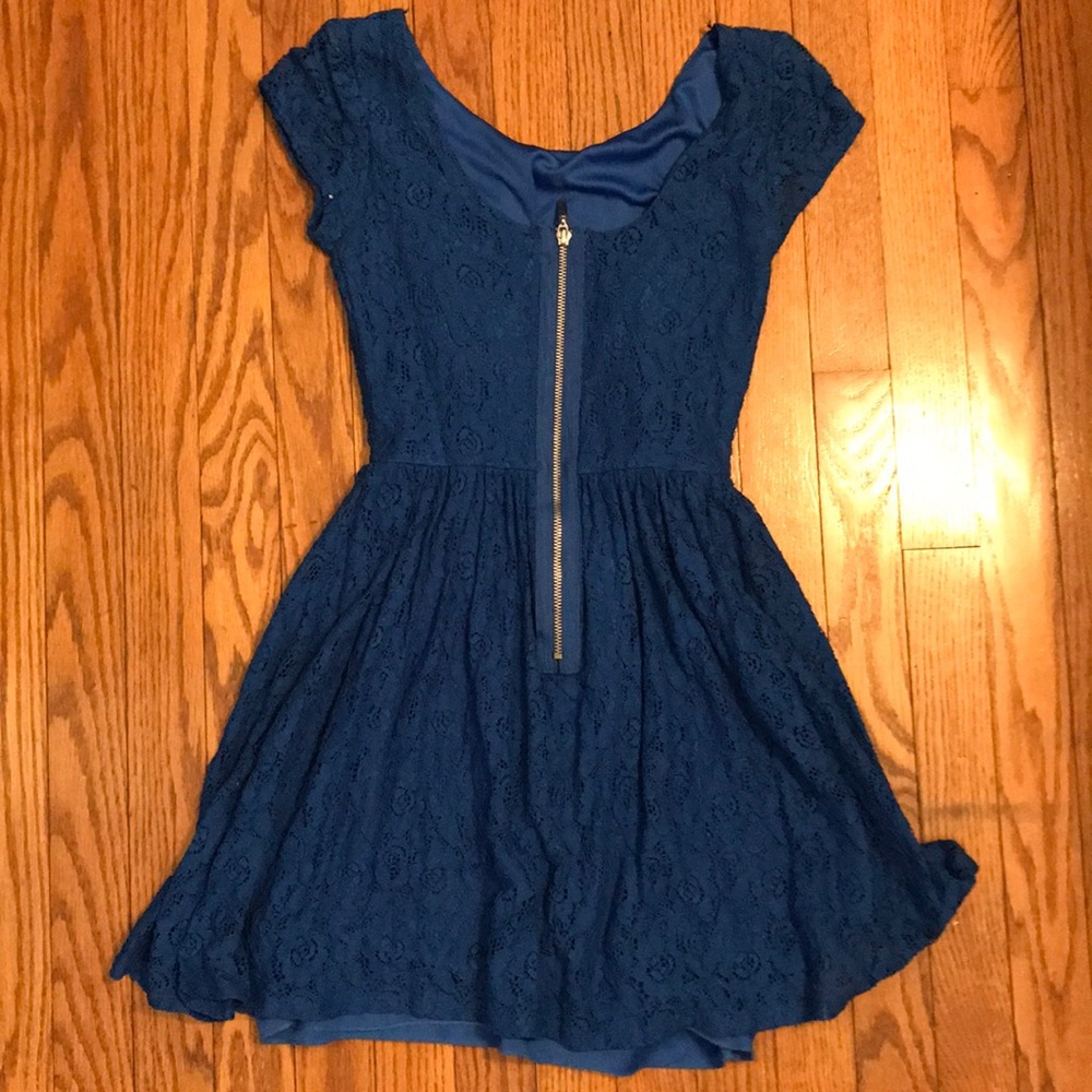 Dress - Picture 2 of 2